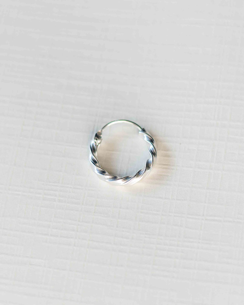 Argolas torcidas em Prata 925 sem Níquel com 14mm - Argolas Keeva | Celtiana