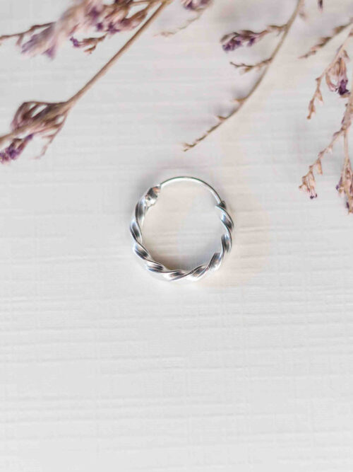 Argolas torcidas em Prata 925 sem Níquel com 16mm - Argolas Keeva | Celtiana