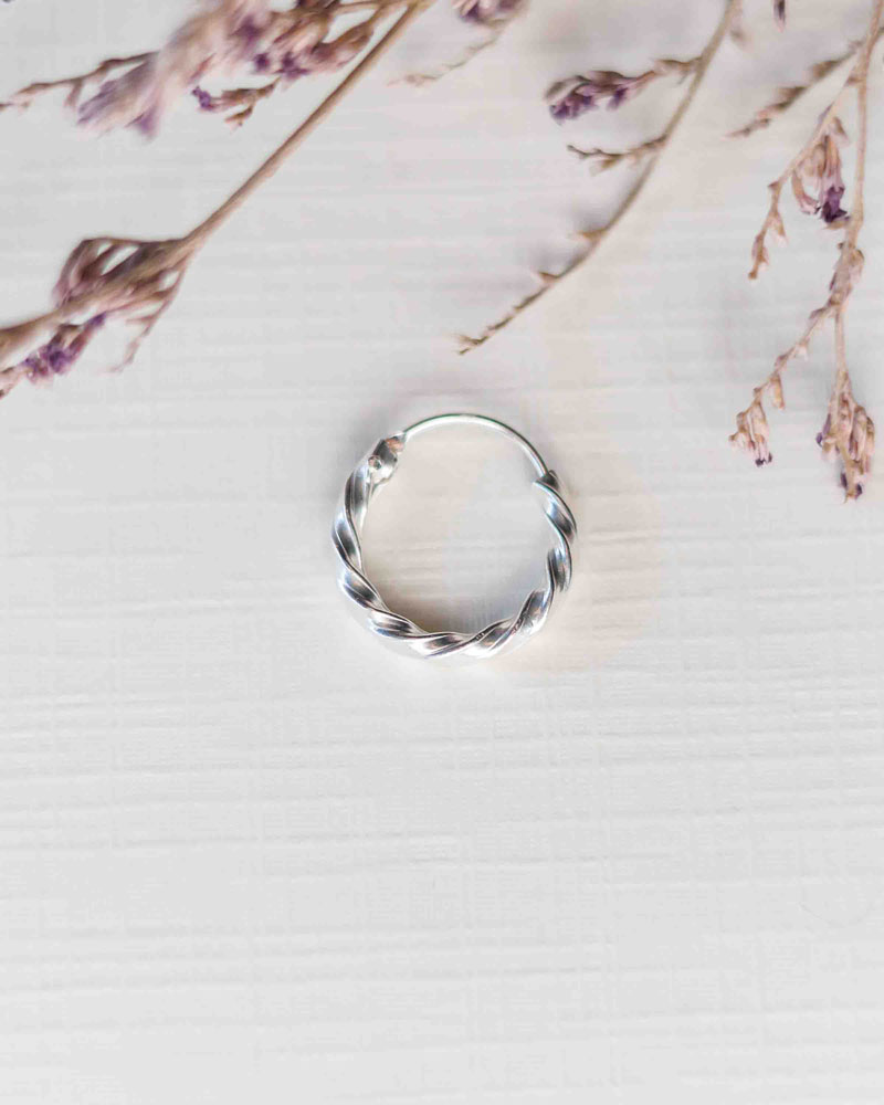 Argolas torcidas em Prata 925 sem Níquel com 16mm - Argolas Keeva | Celtiana