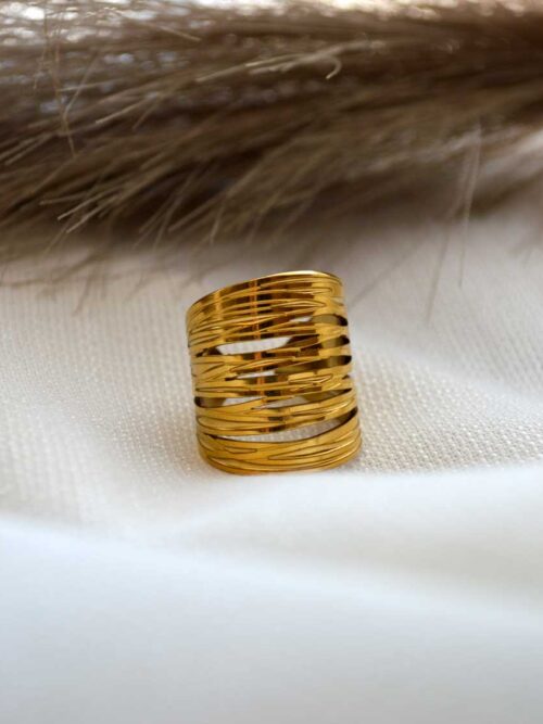 Anel Dourado Ajustável em Aço Inoxidável sem Níquel - Anel Elen | Celtiana