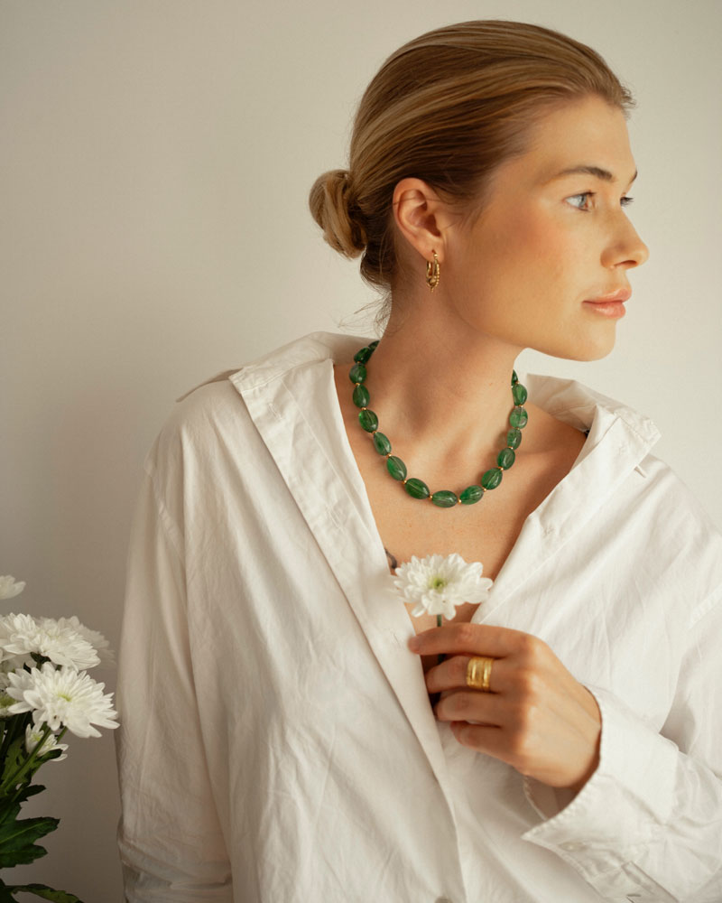 Colar Dourado com Pedras Verdes em Aço Inoxidável - Colar Verna | Celtiana