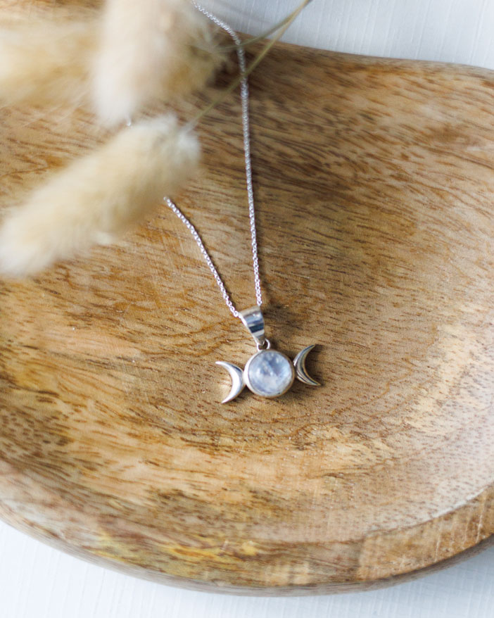 Colar luas em Prata 925 com Cristal Pedra da Lua - Colar Elunara | Celtiana